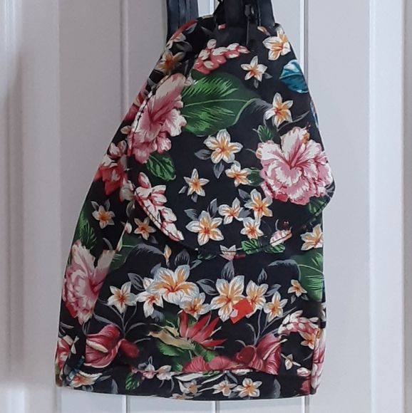 Vinyl, Floral Triangle Sling/ Backpack Convertible Bag - Picture 3 of 8